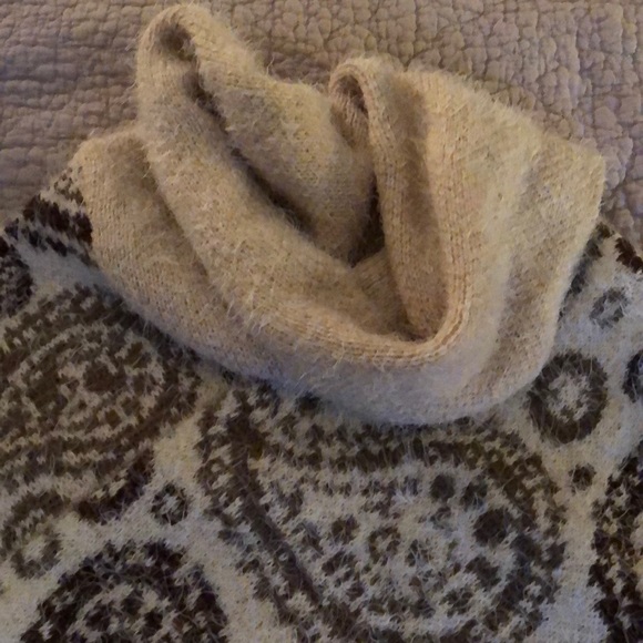 Paisley poncho - Picture 1 of 3